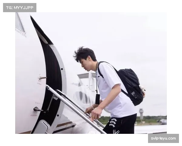 杨瀚森化身开拓者社区人气王 参与活动吸引大批粉丝围观 杨瀚森化身开拓者社区人气王 参与活动吸引大批粉丝围观